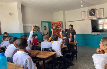 Yolağzı Ortaokulu öğrencilerine doğa ve biyolojik çeeitlilik Eğitimi