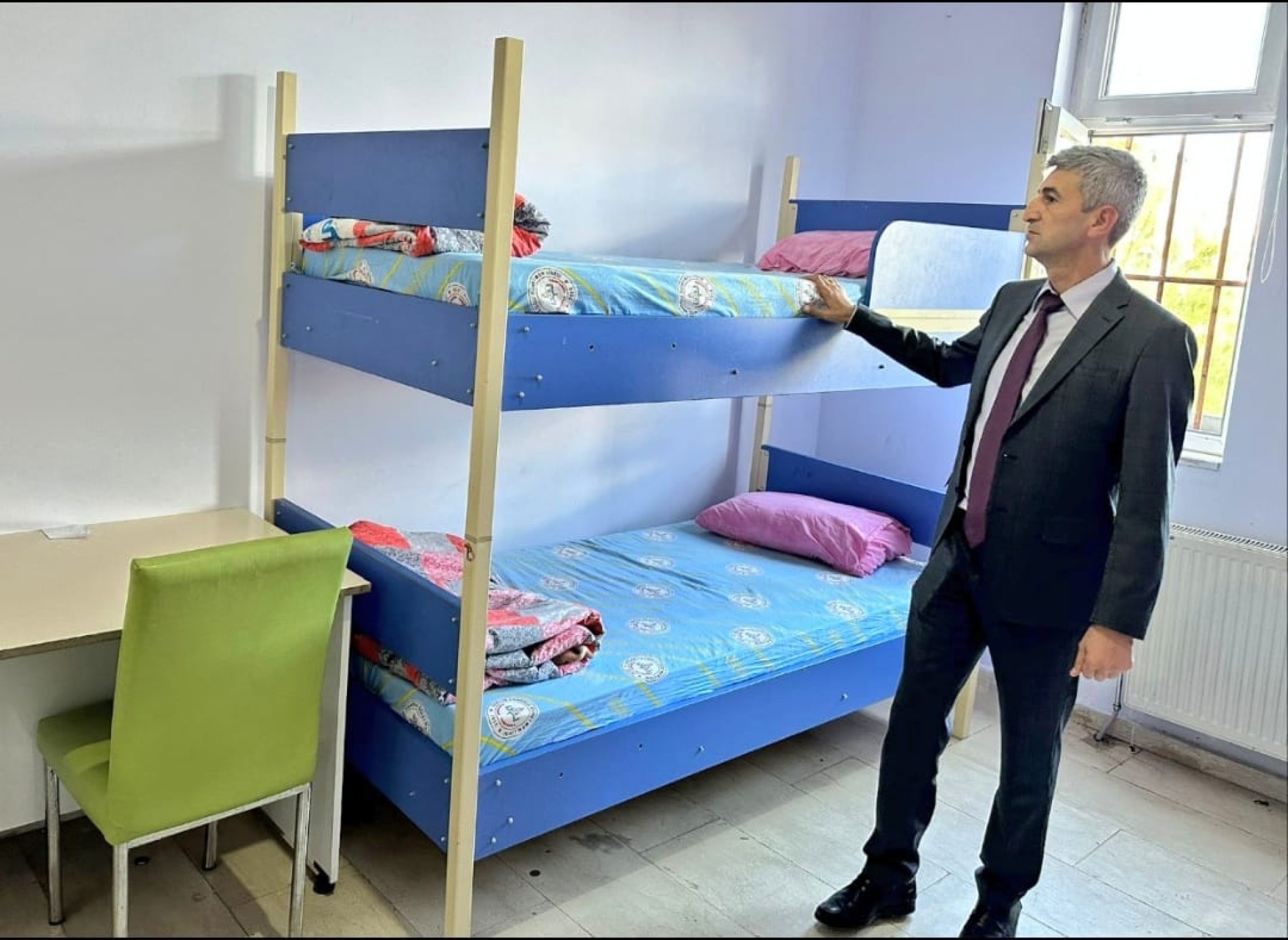 Gercüş Anadolu Lisesi ve Öğrenci Yurdunu ziyaret etti