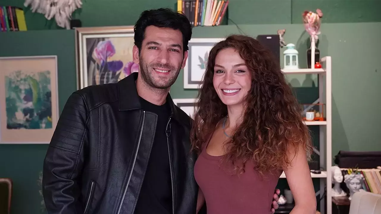 “Gizli Bahçe” Dizisi Başladı! Konusu ve Oyuncu Kadrosu  Yeni sezonun merakla beklenen dizisi “Gizli Bahçe,” bu akşam ilk bölümüyle NOW TV