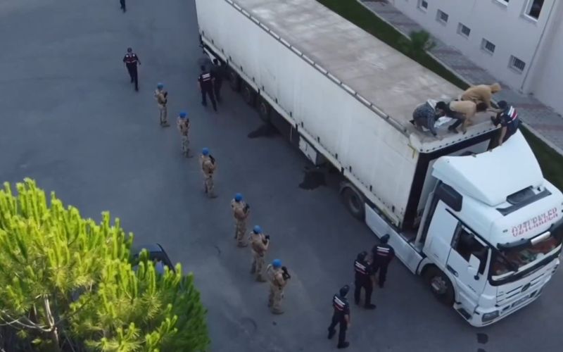 İçişleri Bakanı Ali Yerlikaya: “Göçmen Kaçakçılarına Karşı Mücadelemiz Sürüyor”