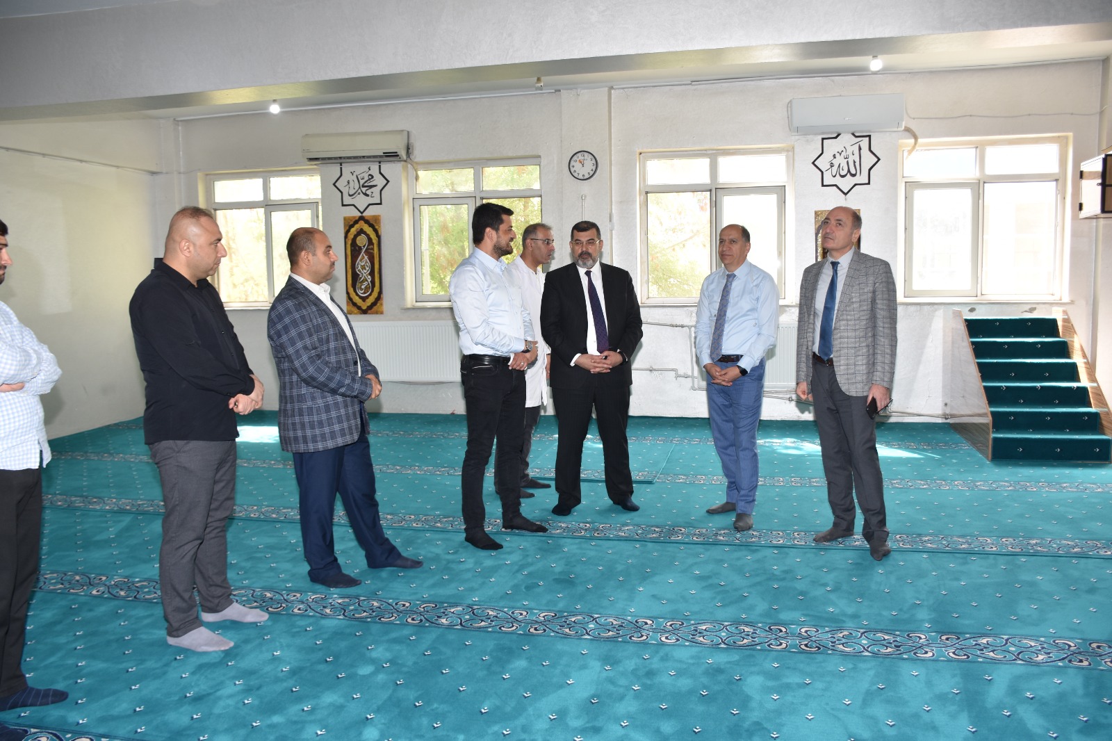 İl Özel İdaresinden Lise Mescidine halı desteği