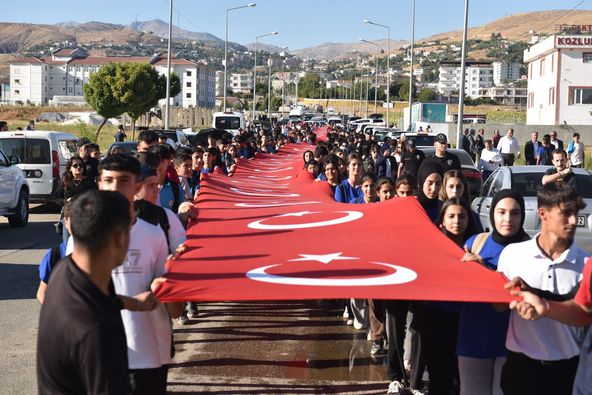 FESTİVAL COŞKUSU KORTEJ YÜRÜYÜŞÜ İLE BAŞLADI