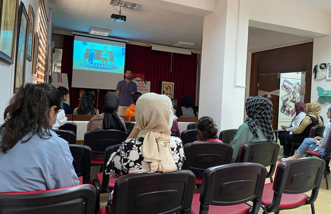 Kozluk Sosyal Hizmet Merkezi’nden Teknoloji Bağımlılığı Eğitimi