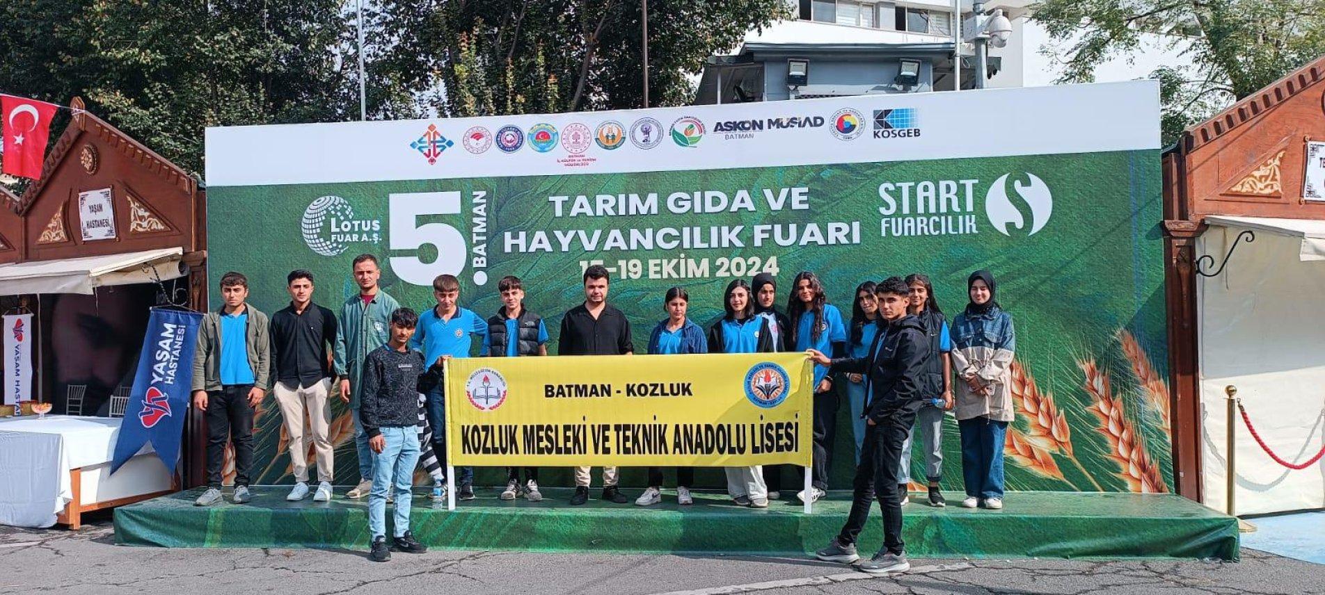 Kozluk’ta “Çok Gezen Çok Bilir” Projesi Kapsamında Fuar Ziyareti