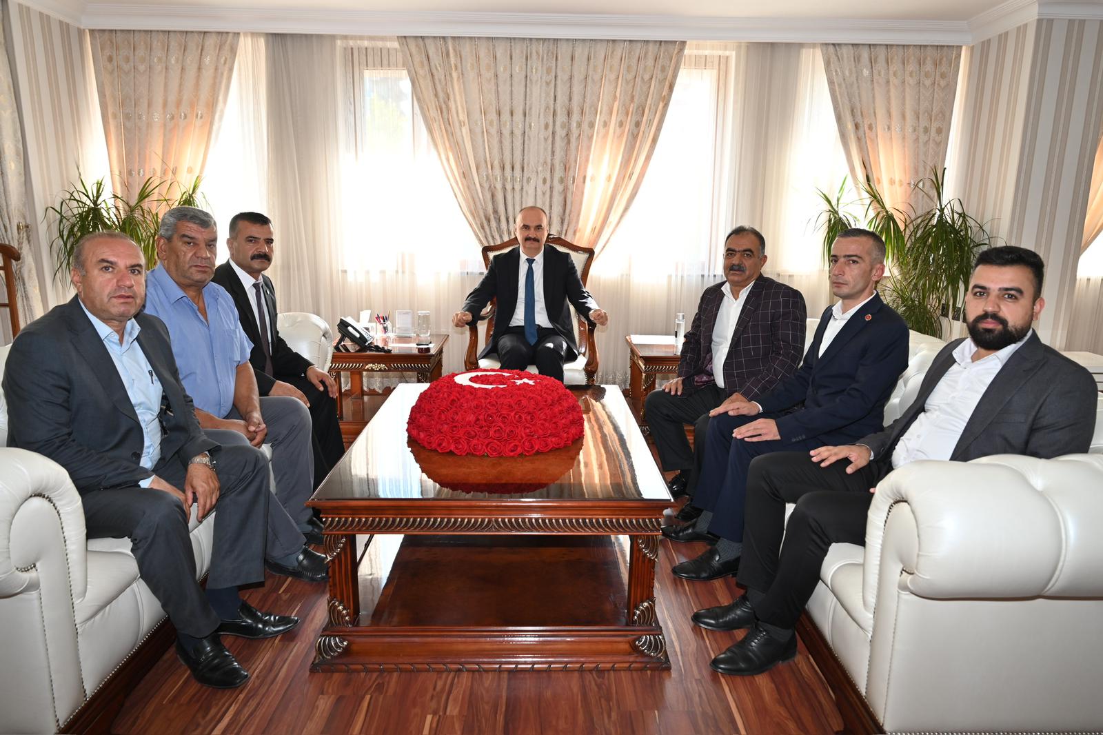 Batman Muhtarlar Derneği’nin yeni yönetimini kabul etti