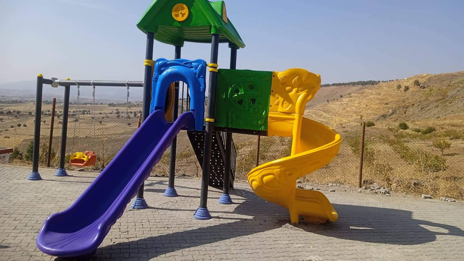 Danagözü Köyüne Çocuk Oyun Parkı Yapım Çalışması Tamamlandı