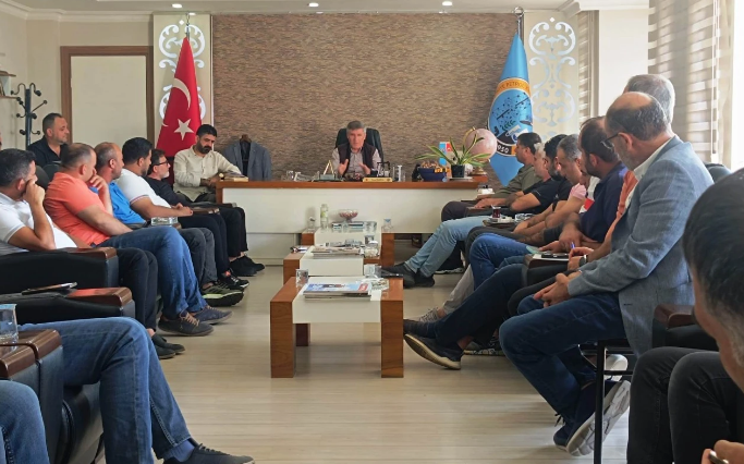 Petrol İş Genel Başkanı Akyüz, Batman’daki İşçileri Dinledi