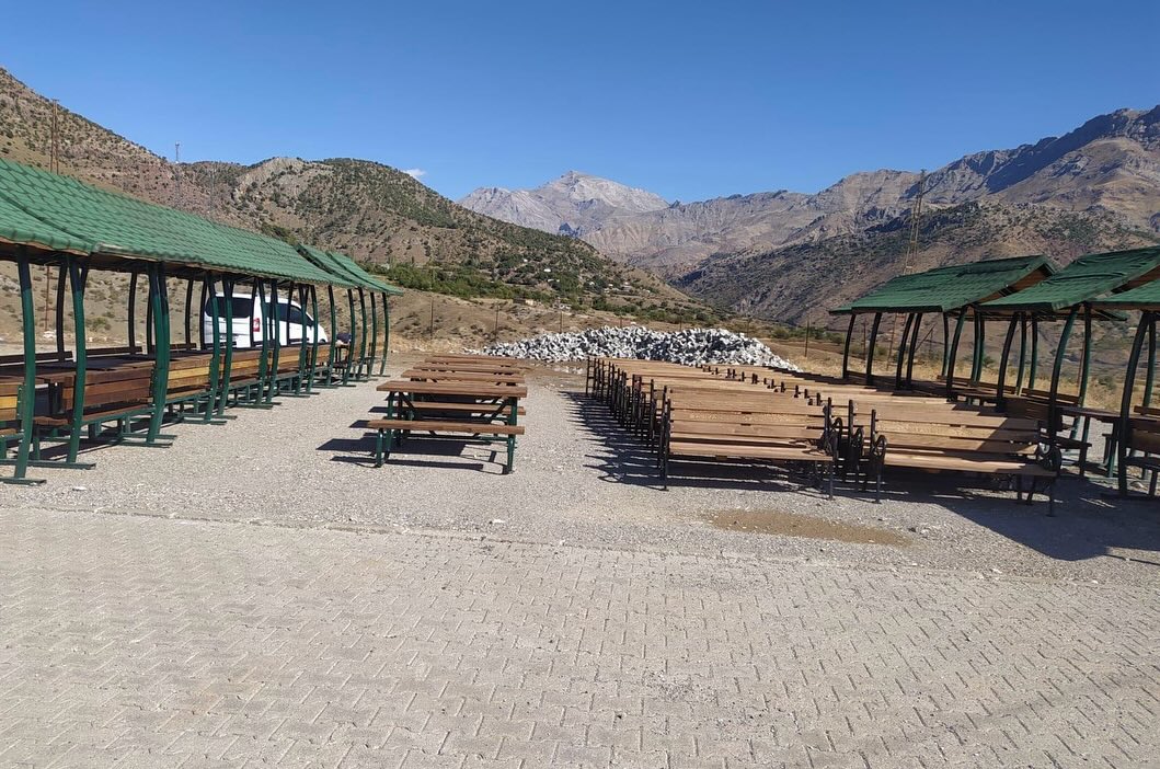 Sason’da köyler için kamelya ve bank desteği