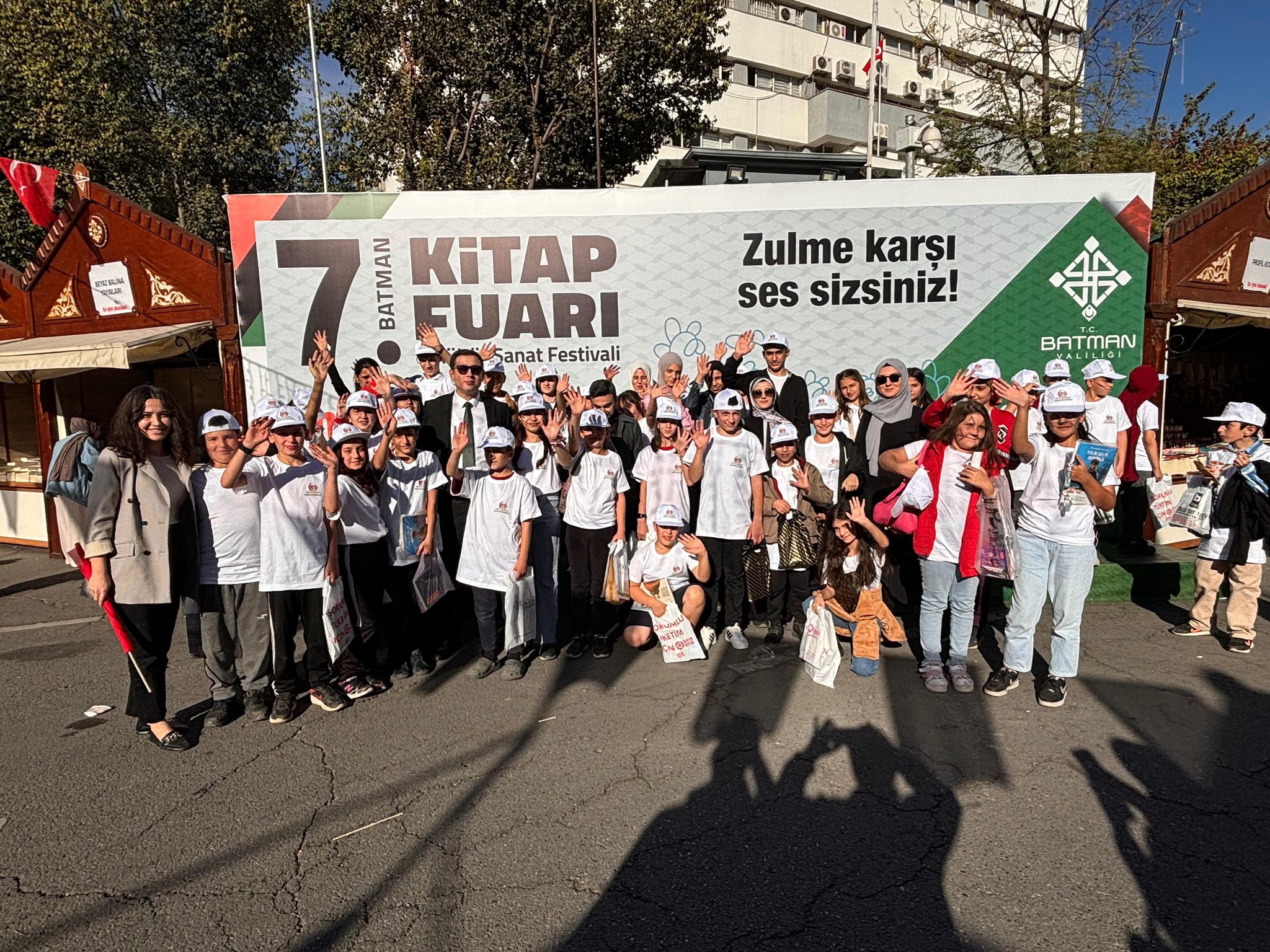 Sasonlu Öğrenciler Batman 7. Kitap Fuarı’nda Kitaplarla Buluştu