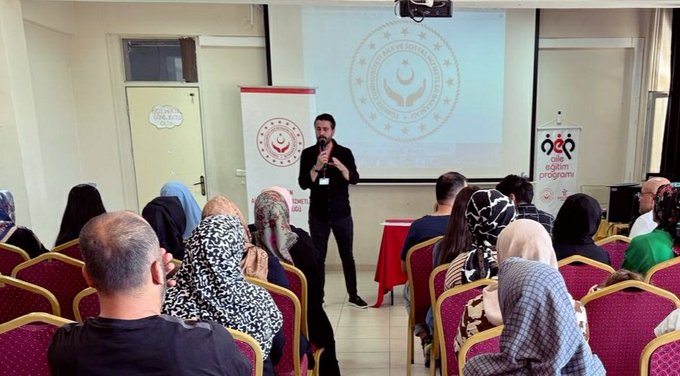 “Tek Ebeveynli Aileler” Eğitimi Düzenlendi