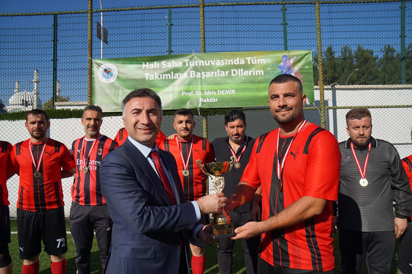 Üniversite futbol turnuvasında kupa sahibini buldu