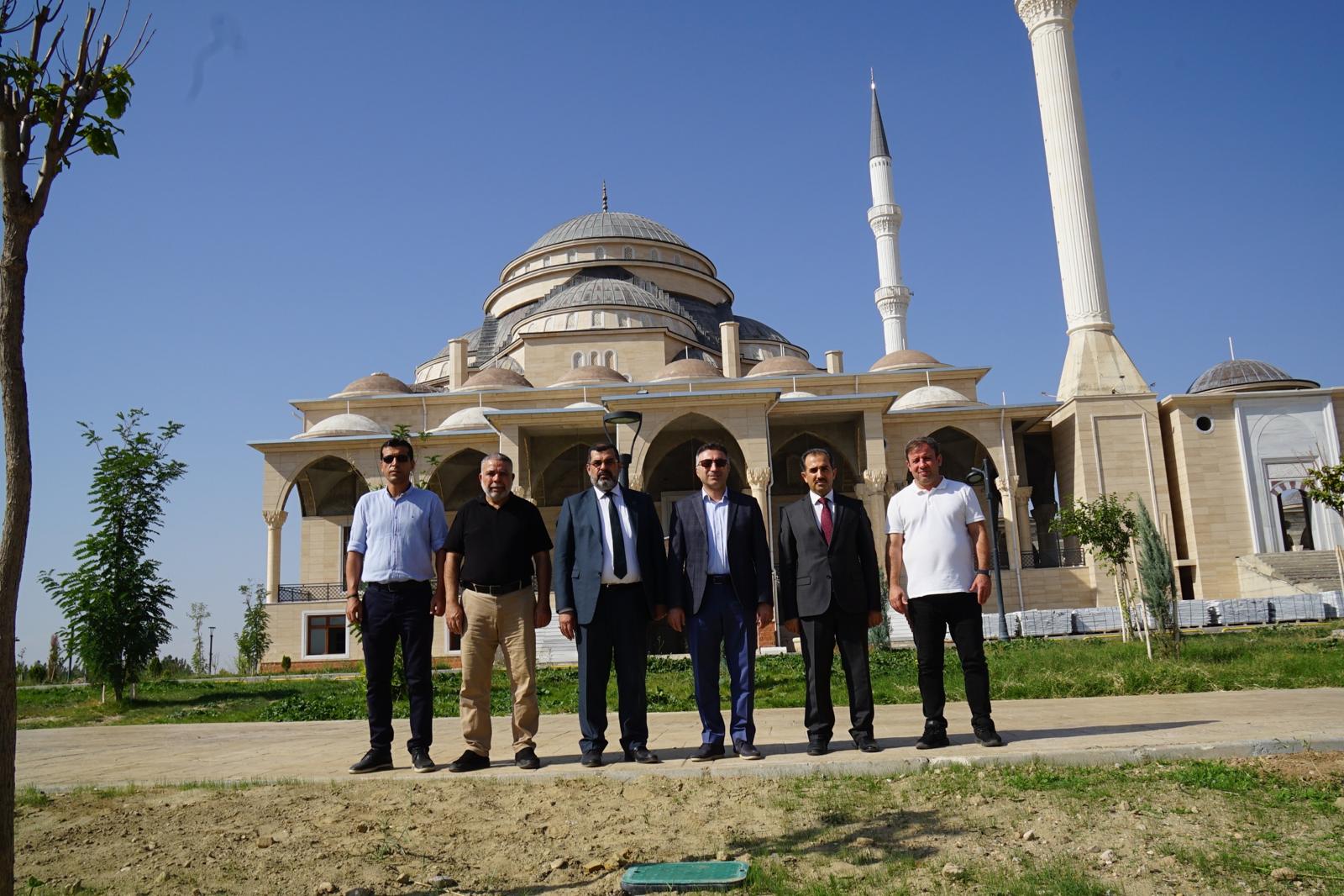 Batman İl Müftüsü Ahmet Durmuş, Üniversite Camii’nde İncelemelerde Bulundu