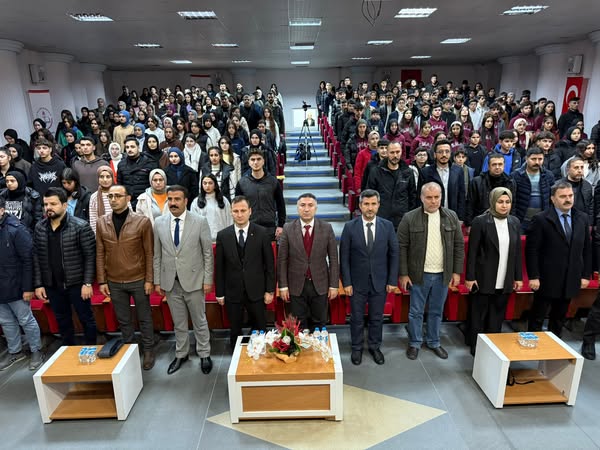 AKADEMİSYEN ÖĞRENCİ BULUŞMALARI KONFERANSI DÜZENLENDİ