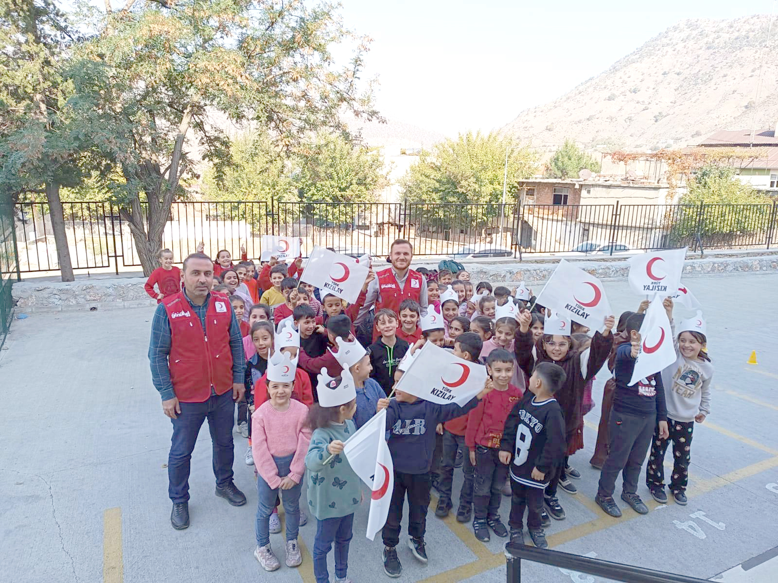 Öğrencilere Kızılay’ı anlattı