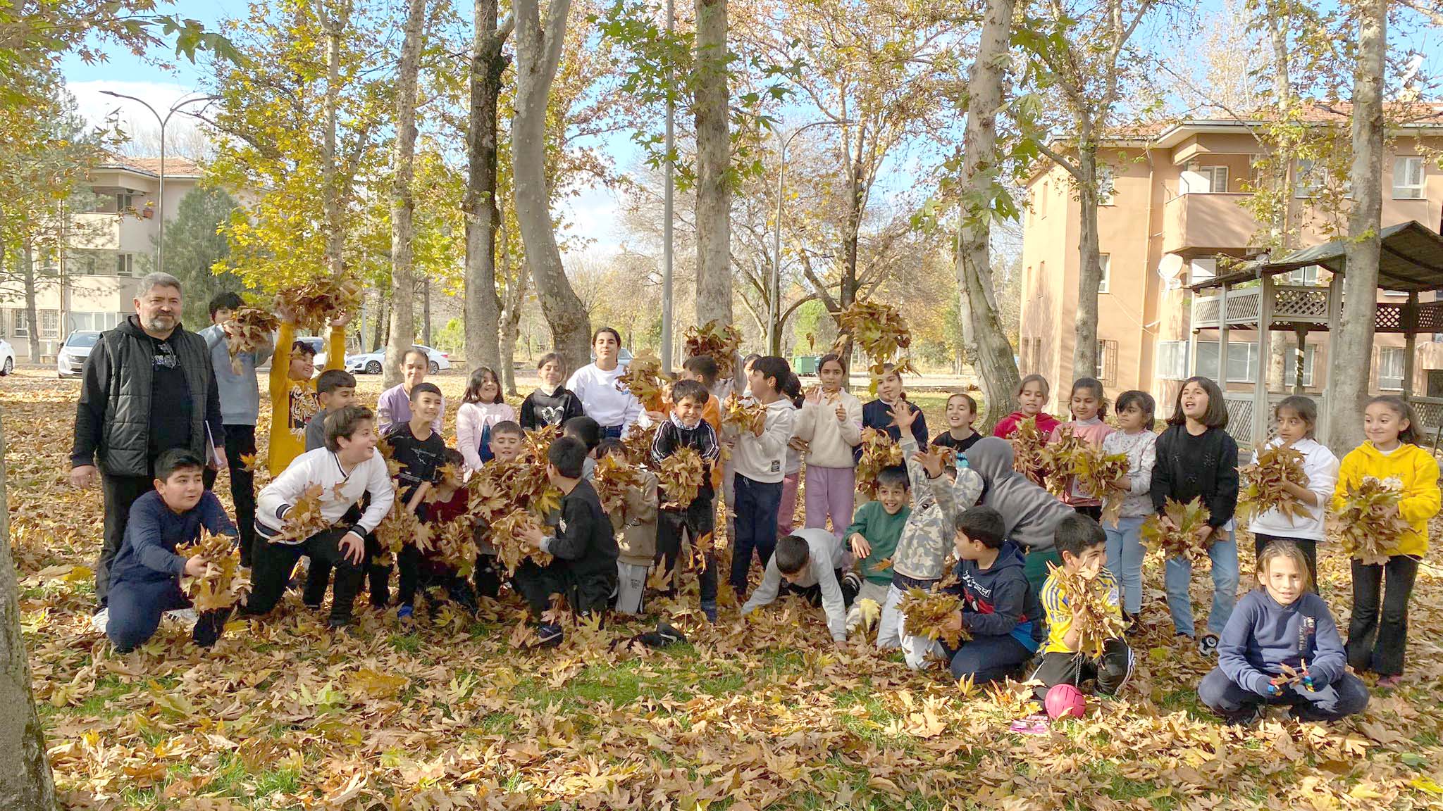 Öğrencilerden “İklim Hareketi” doğa yürüyüşü