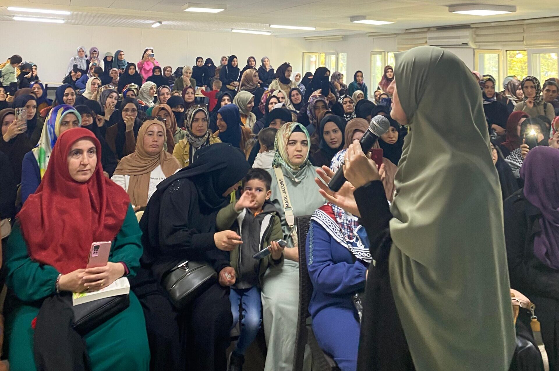 Aile Danışma Erdim, TÜGVA’da seminer verdi