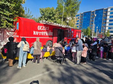 Batman 7. Kitap Fuarı ve Kültür Sanat Festivali’nde Gezici Kütüphane Etkinlikleri