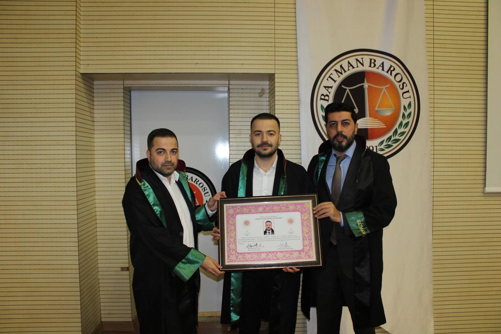 Avukat Altın yemin ederek mesleğe adım attı