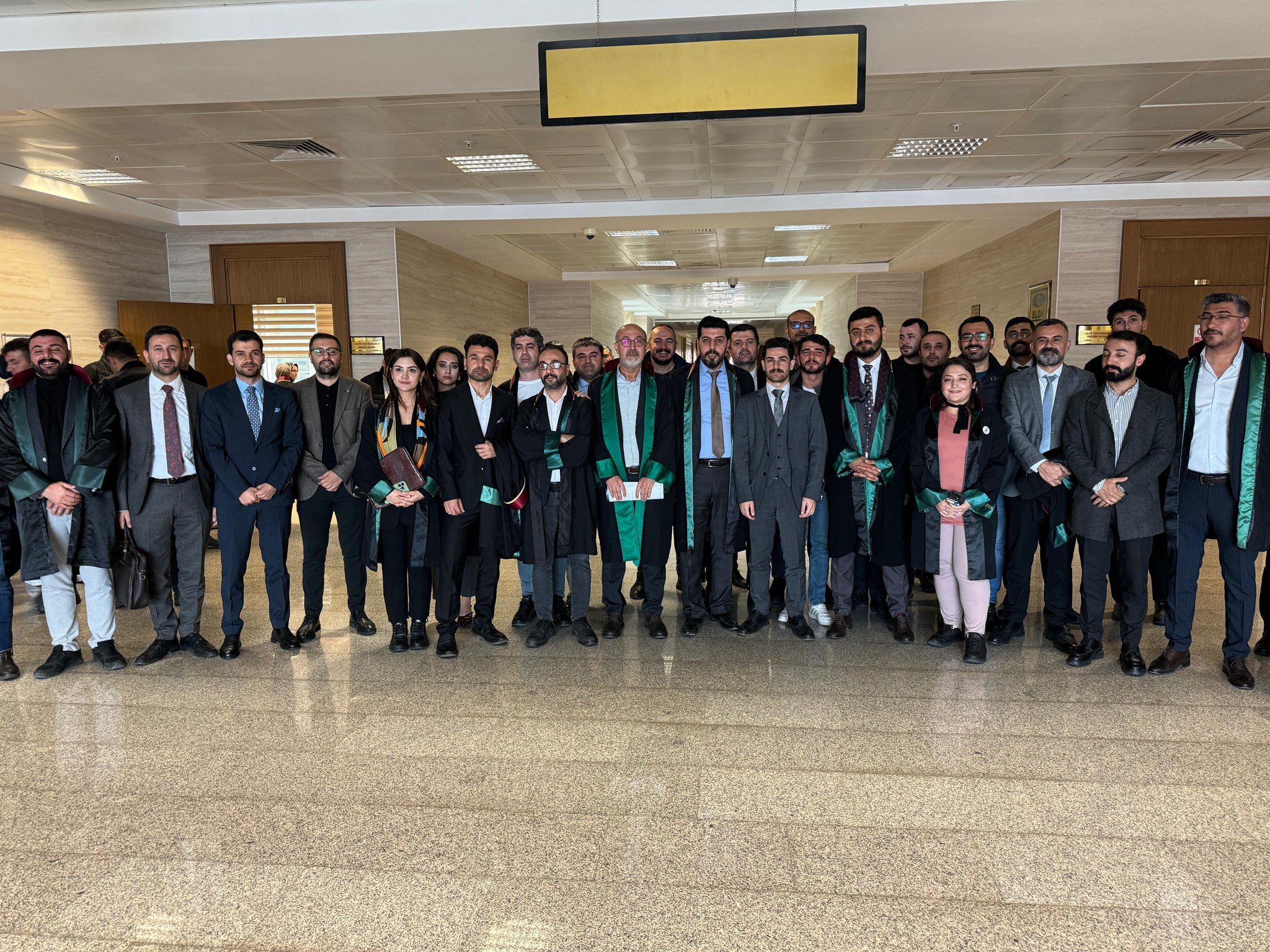 Baro’dan Avukat Azad’a destek