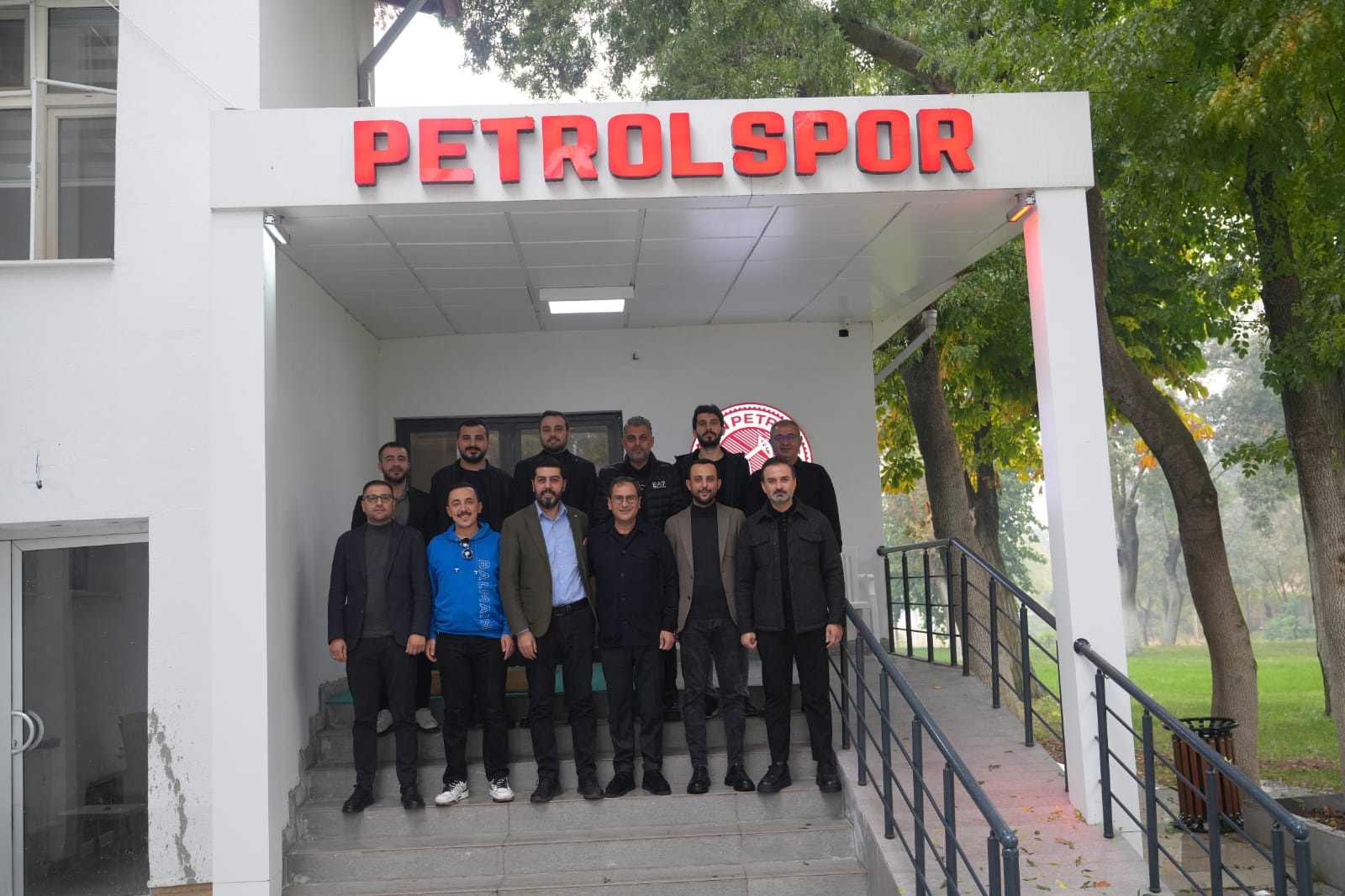Baro’dan Petrolspor’a ziyaret