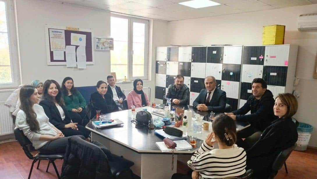 Müdür Konakçı “Türkiye Yüzyılı Maarif Modeli” çalışmalarını yerinde inceledi