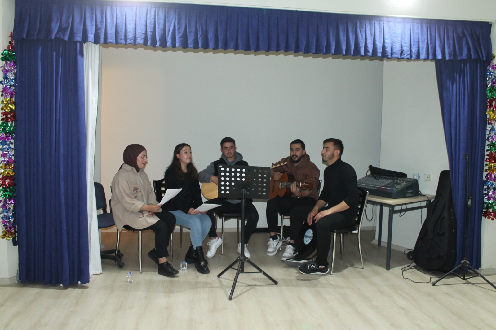 Çocuk Evleri Sitesinde Öğretmenler Günü Programı düzenlendi