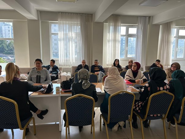 Diyabetli öğrencilere Glukagon ve acil durum eğitimi