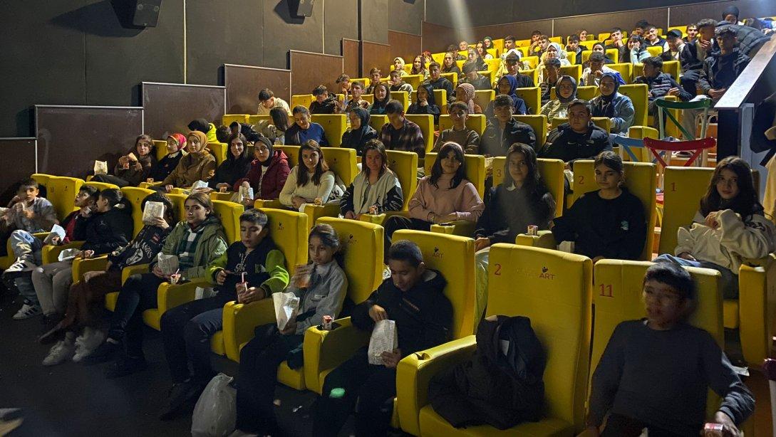 Öğrencilere film gösterimi gerçekleştirildi