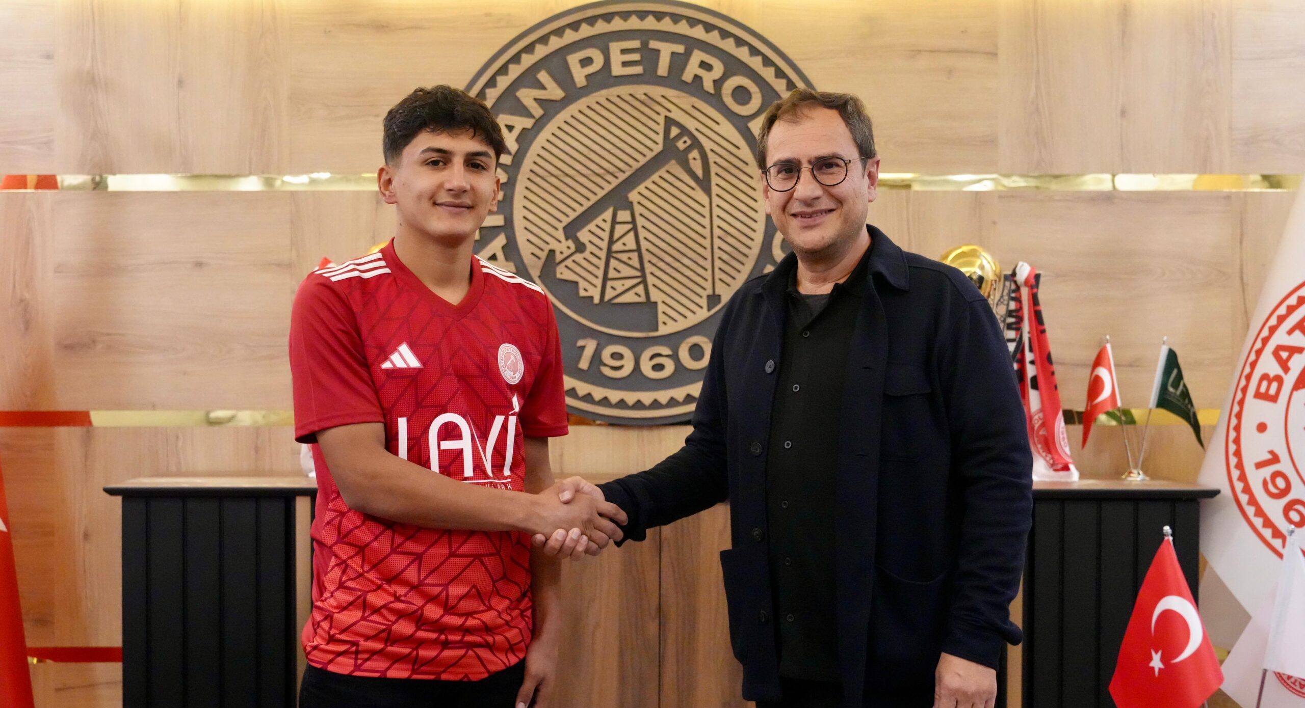 Batman Petrolspor’dan Genç Yetenek Furkan Rüzgar’a Profesyonel Sözleşme