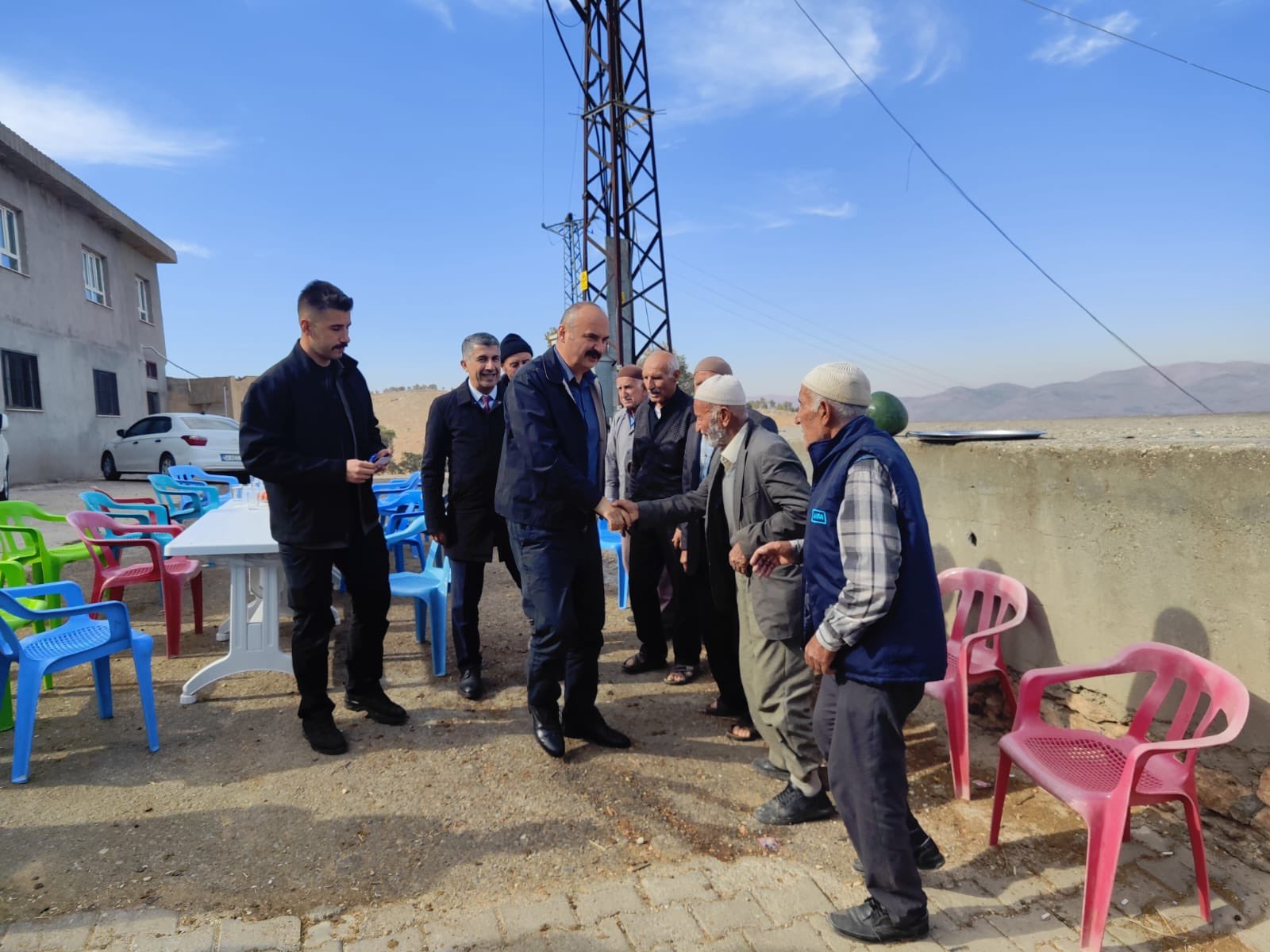 Vali Ekrem Canalp, Gercüş Akburç Köyü’nü Ziyaret Etti