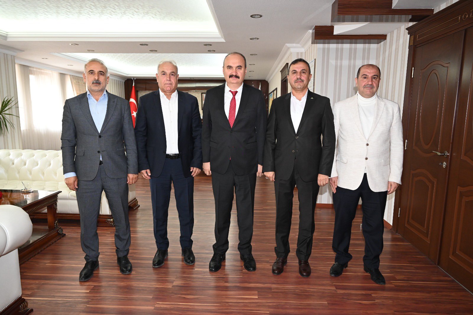 HAKSİAD Vali Canalp’i ziyaret etti