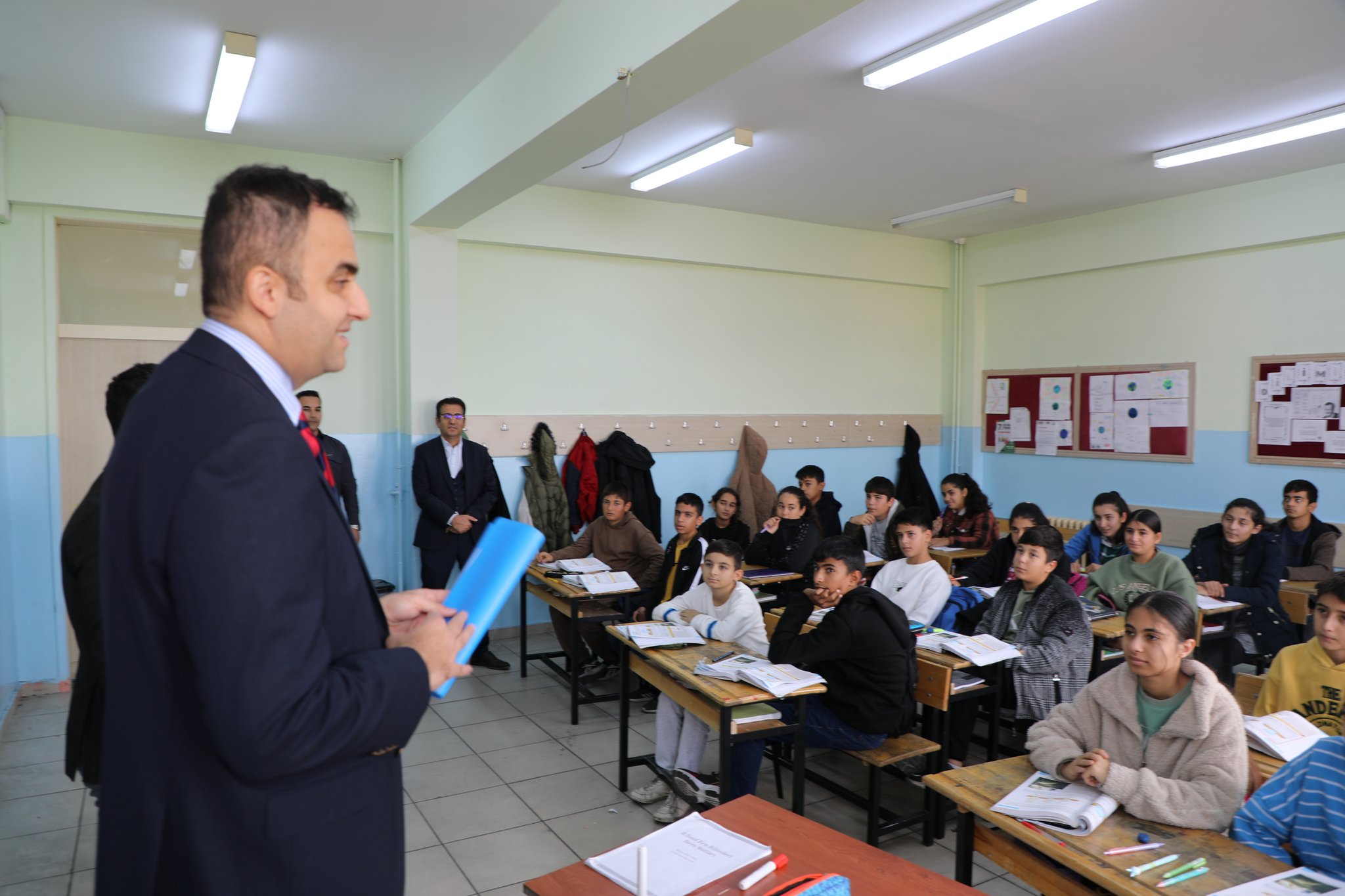 Kaymakam İmrak’tan Hasankeyf Ortaokulu’na ziyaret