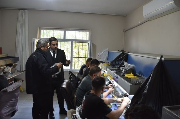 GÜMÜŞ ATÖLYESİNİ ZİYARET ETTİ