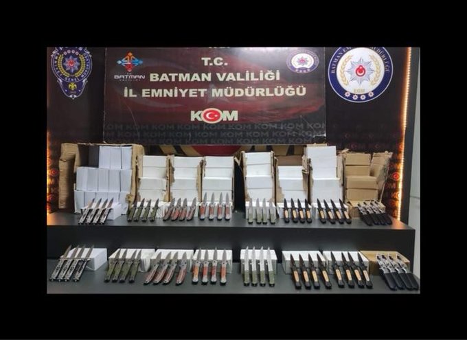 Kaçakçılık Operasyonu: 1,200 Adet Gümrük Kaçağı Çakı Ele Geçirildi