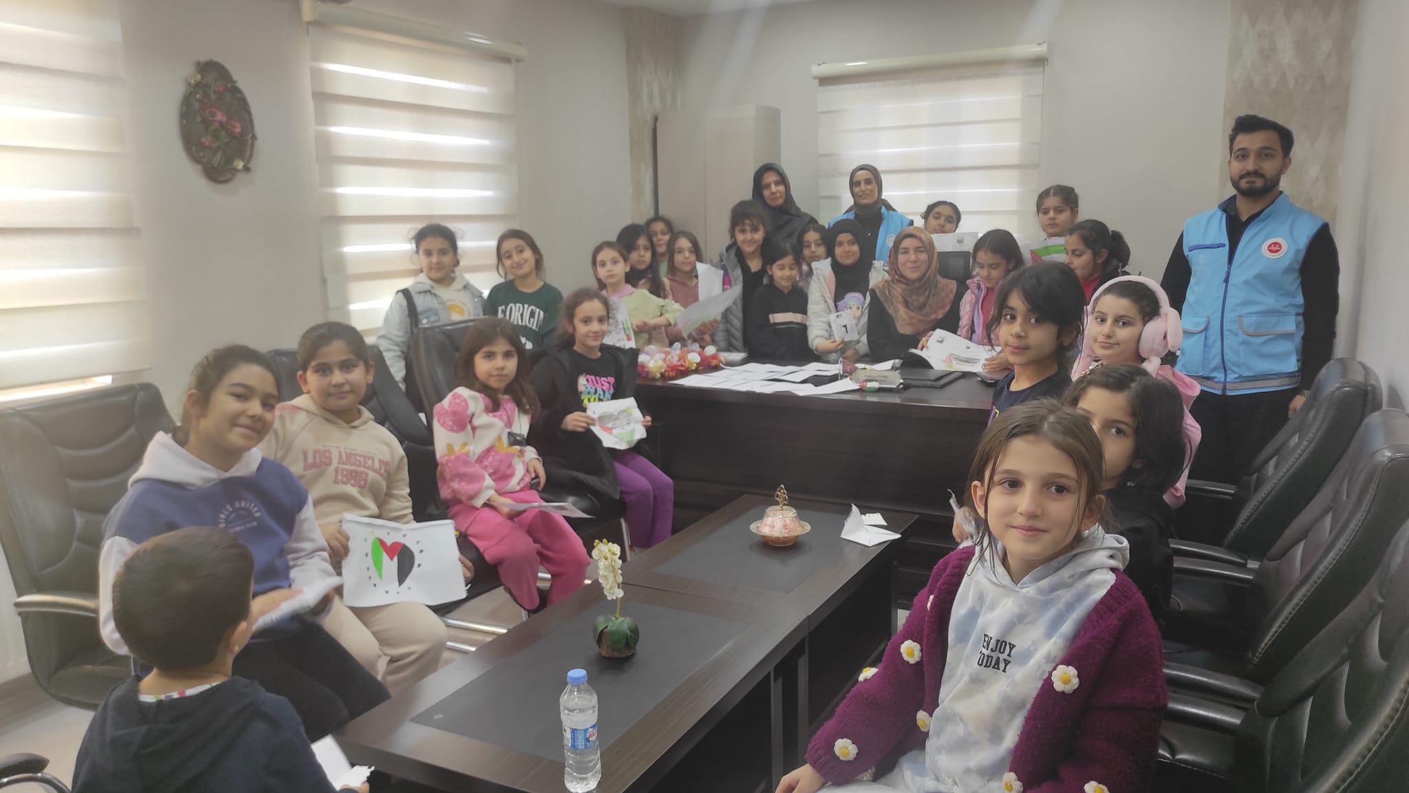 Minik yüreklerden 1 Bot 1 Mont kampanyasına destek