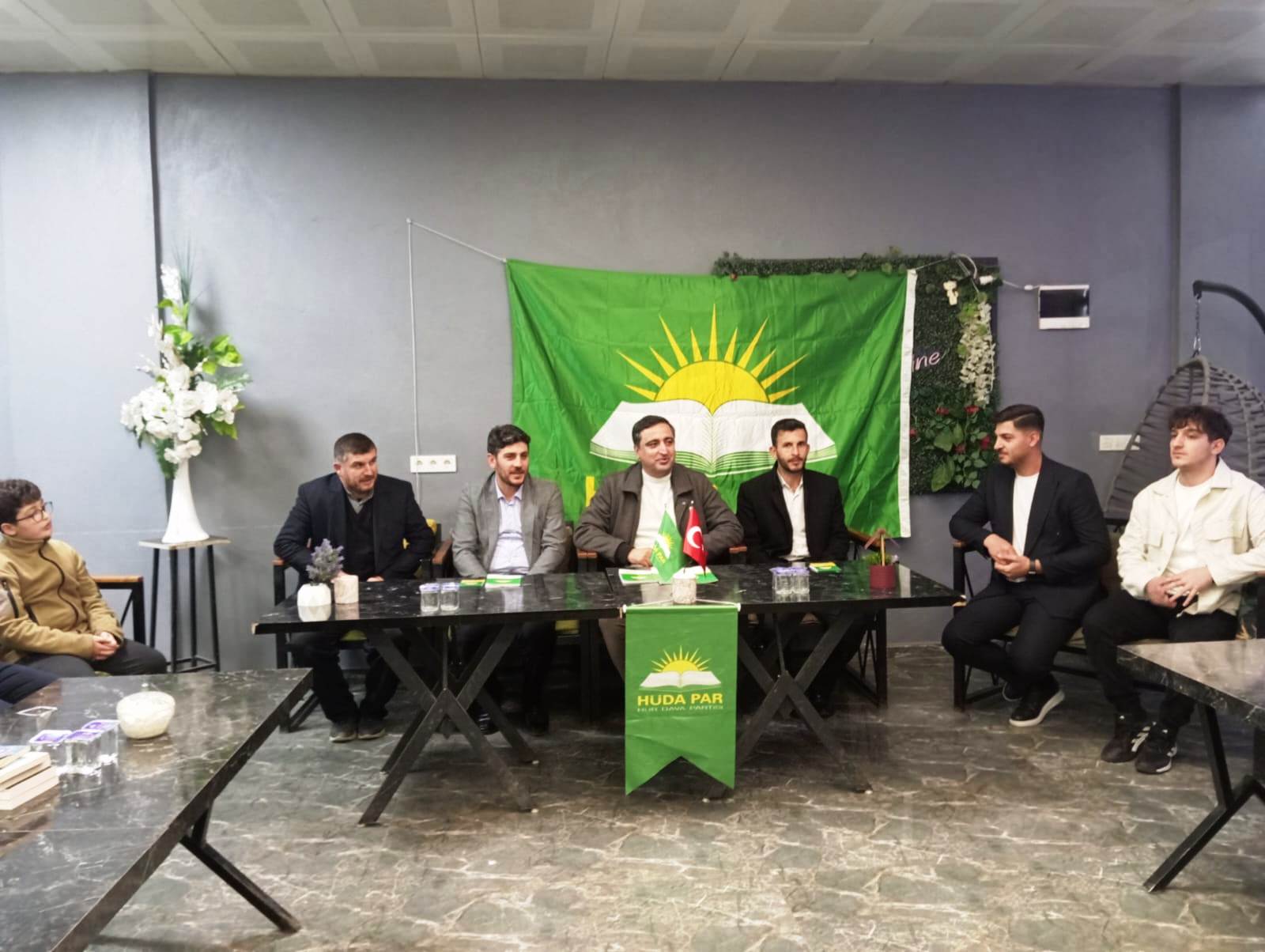 RAMANLI, GENÇLERLE BULUŞTU