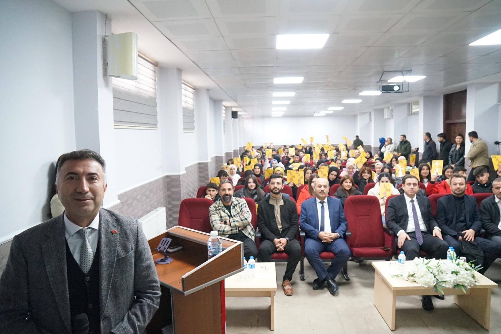 Rektör Demir, Sason Anadolu Lisesindeydi