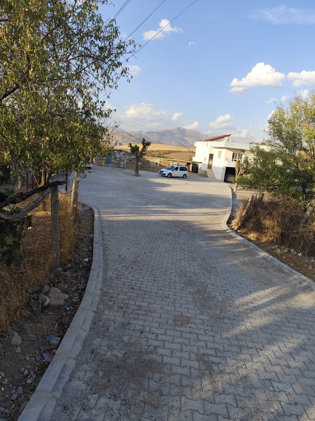 Uzunyazı Köyünde Kilitli Parke Taşı Çalışmaları Tamamlandı