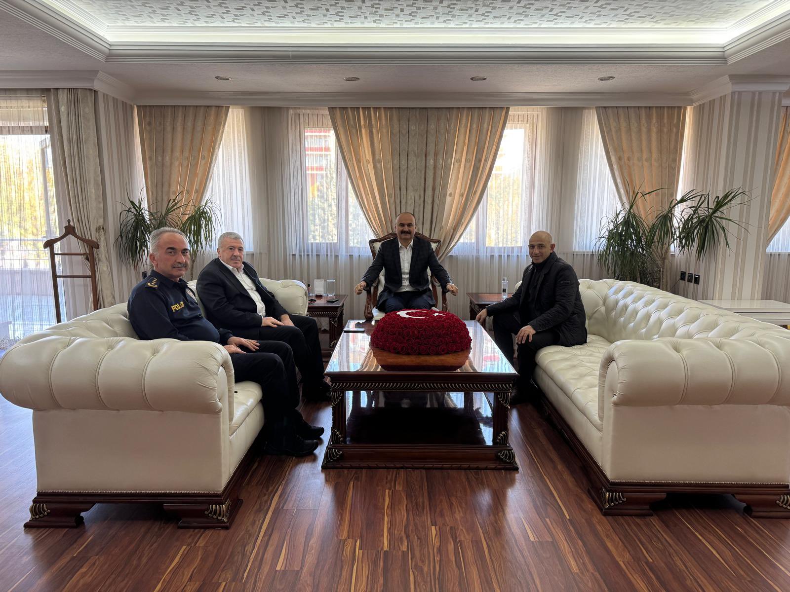 Emniyet Genel Müdür Yardımcısı ve Güvenlik Daire Başkanı’nı kabul etti