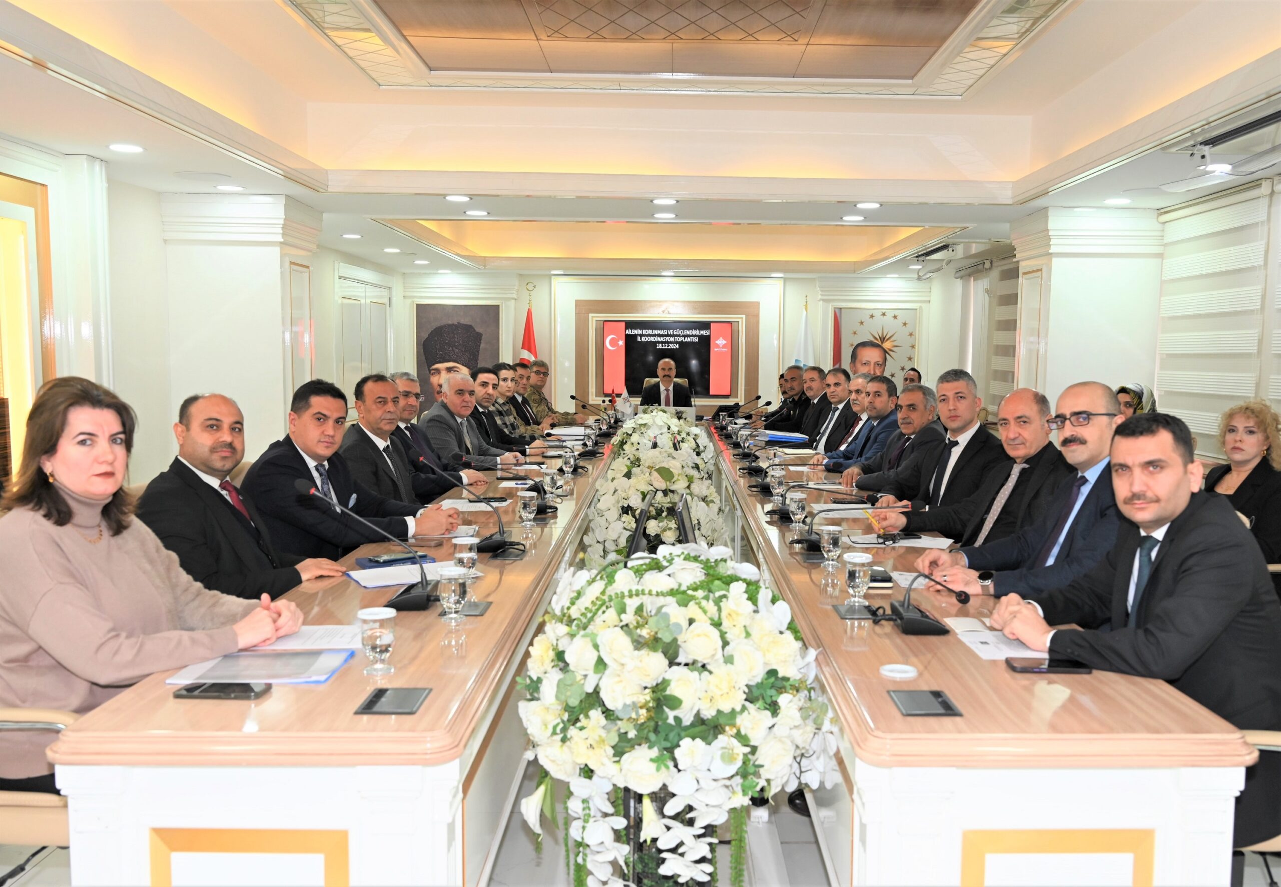 Vali Canalp: Güçlü aile sağlıklı toplumun temelidir