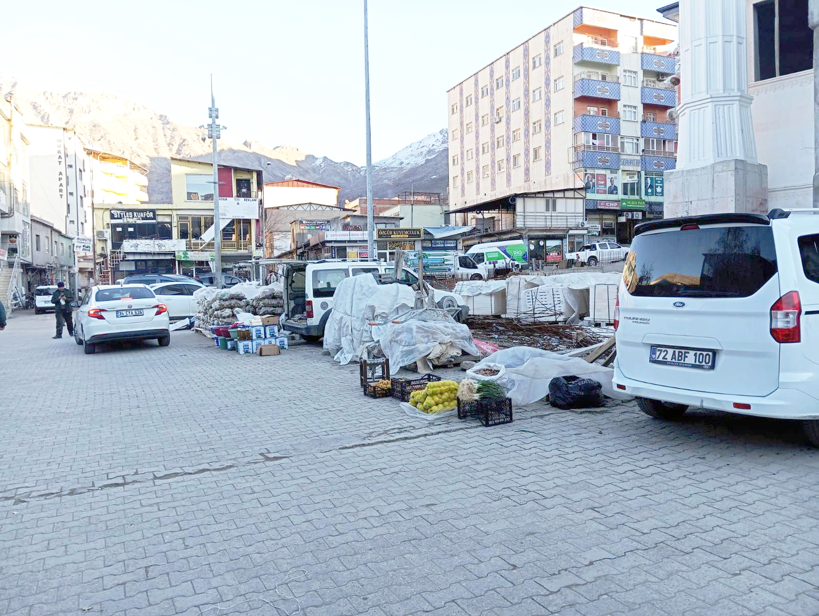 Soğuk Havaya Rağmen Ekmek Mücadelesi