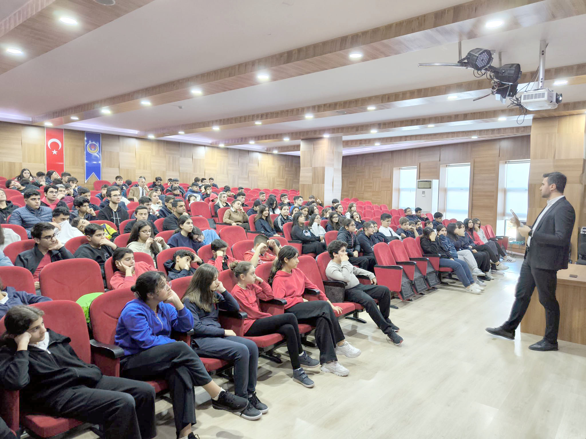 TED Koleji’nde “İnsan Hakları” konulu eğitim semineri düzenlendi