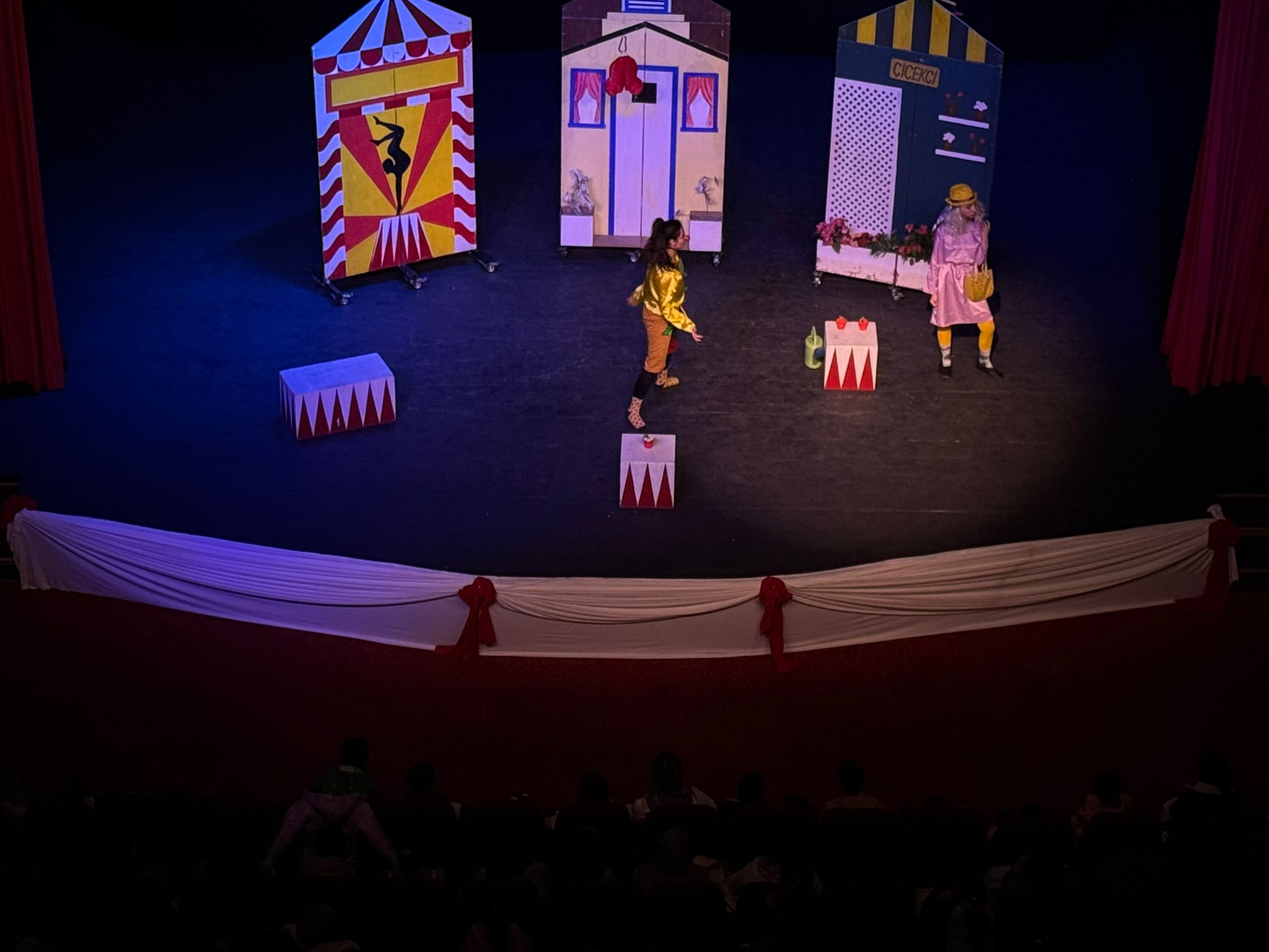 Belediye’den çocuklara özel tiyatro gösterimi