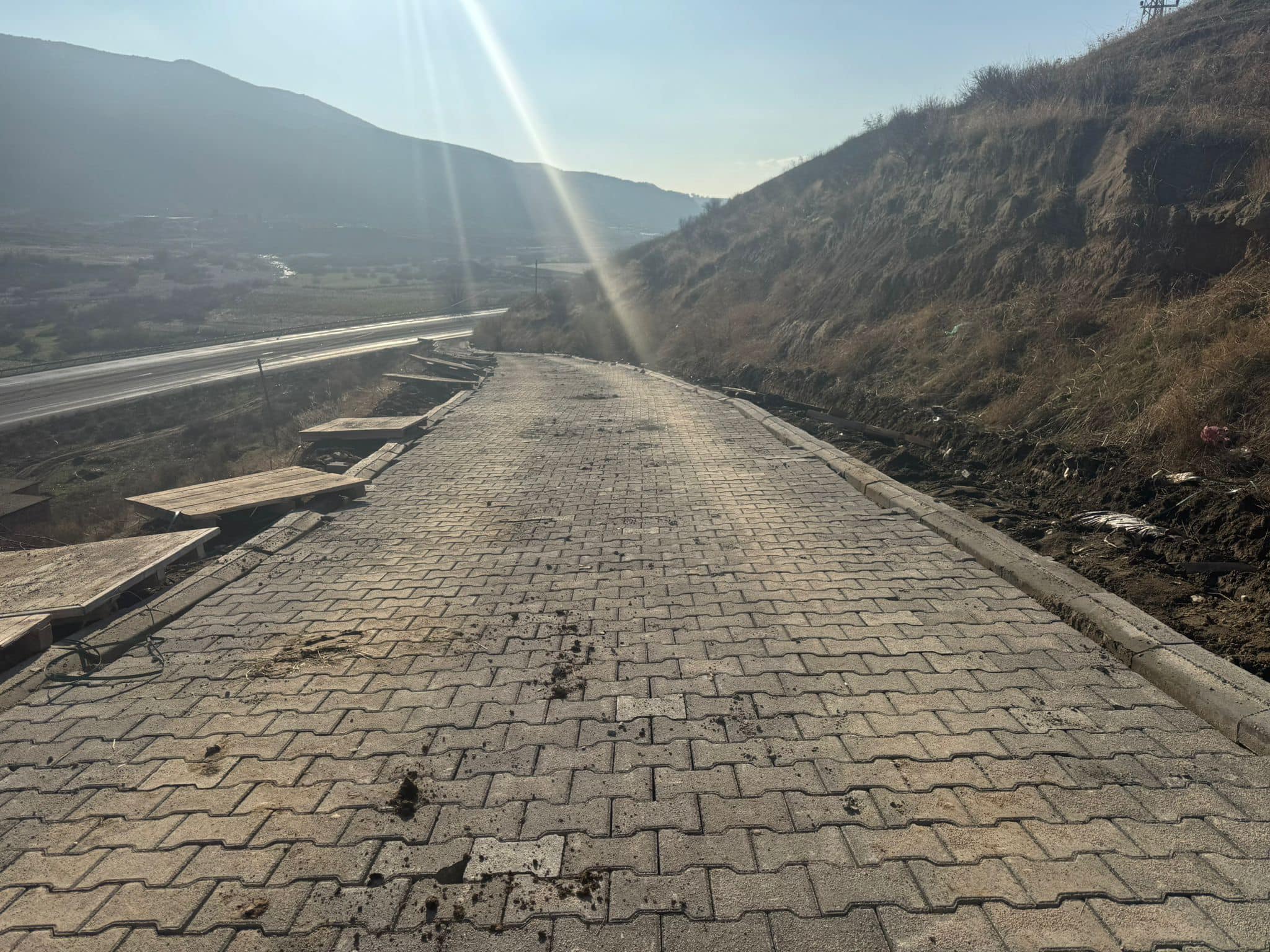 Çayhan Köyü’ne Kilitli Parke Taşı döşeme çalışması tamamlandı