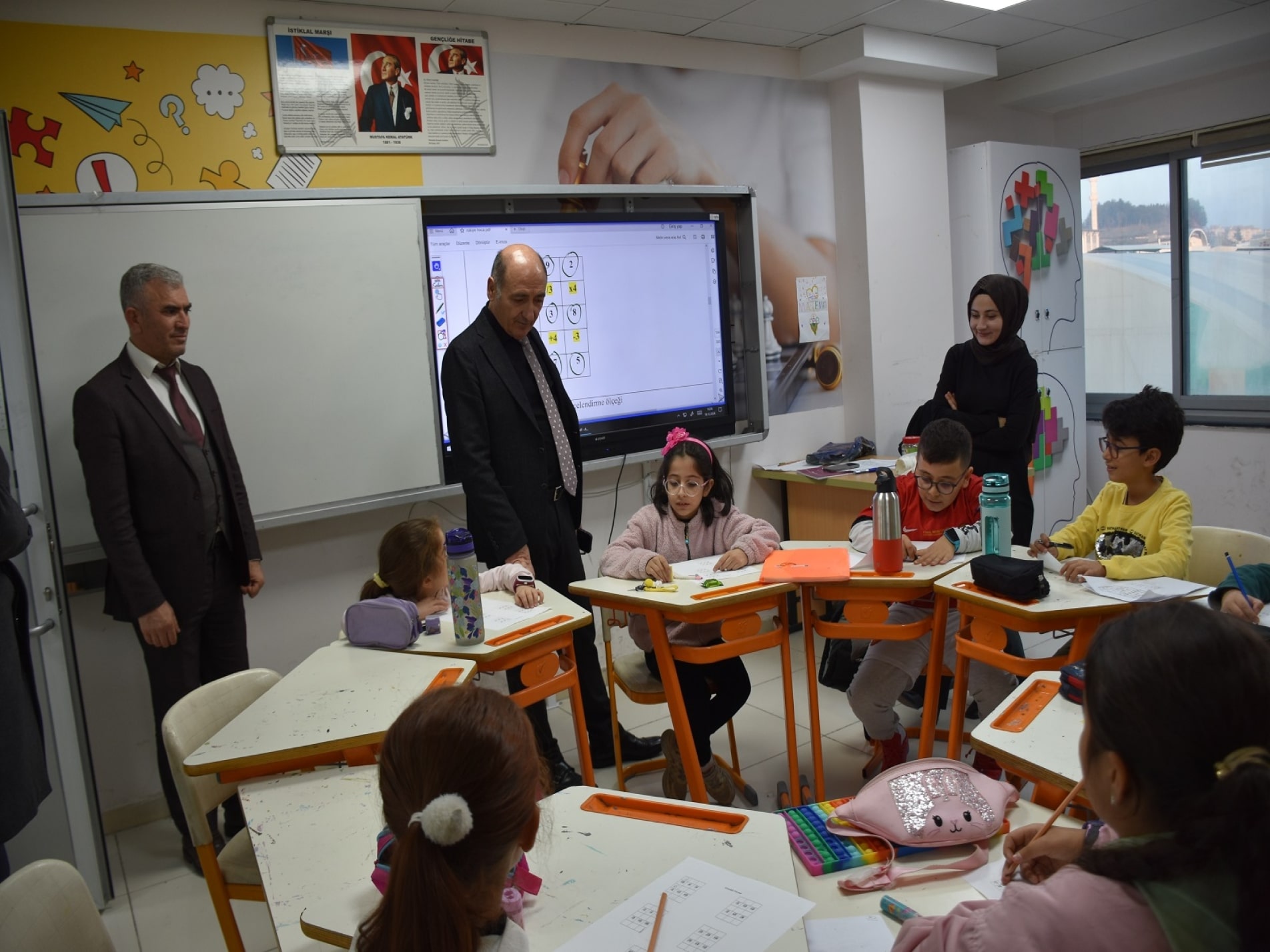 Cezeri Bilim ve Sanat Merkezi’ni ziyaret etti