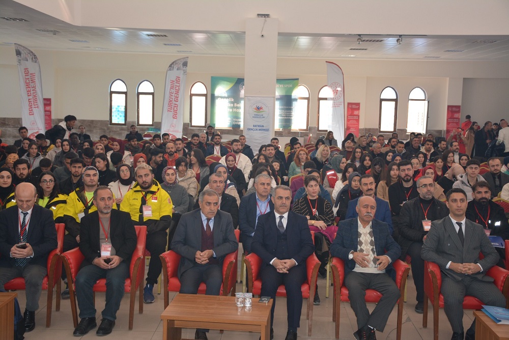 Batmanlı Gençler Geleceğin Politikalarına Yön Veriyor