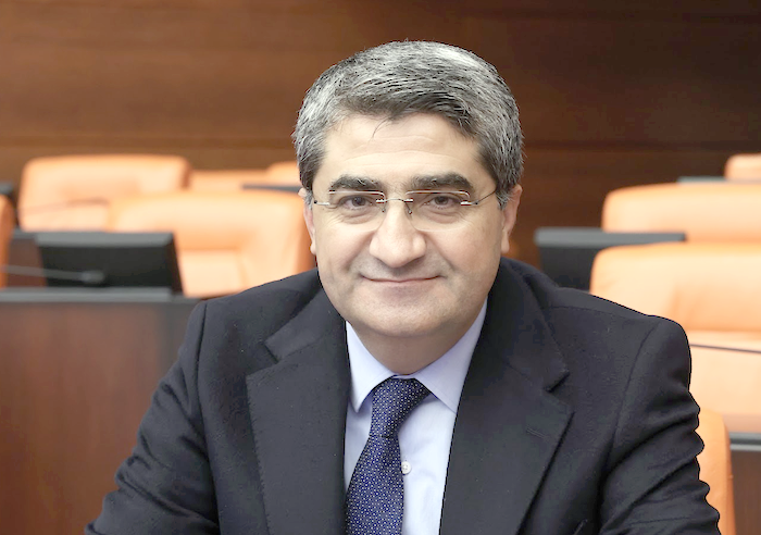 Ekmen: Özel üniversite ücret artışları için düzenlemeye ihtiyaç var!