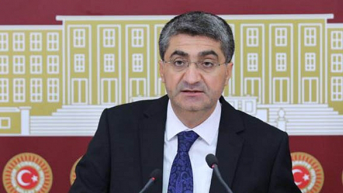 Ekmen: Kayyım atamaları demokratik hakları gasp ediyor