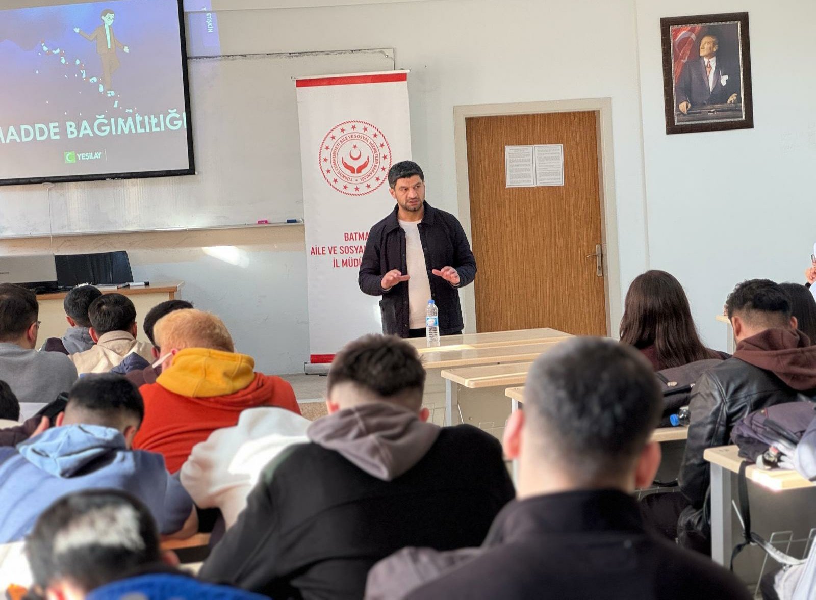 Fakülte öğrencilerine madde bağımlılığı eğitimi