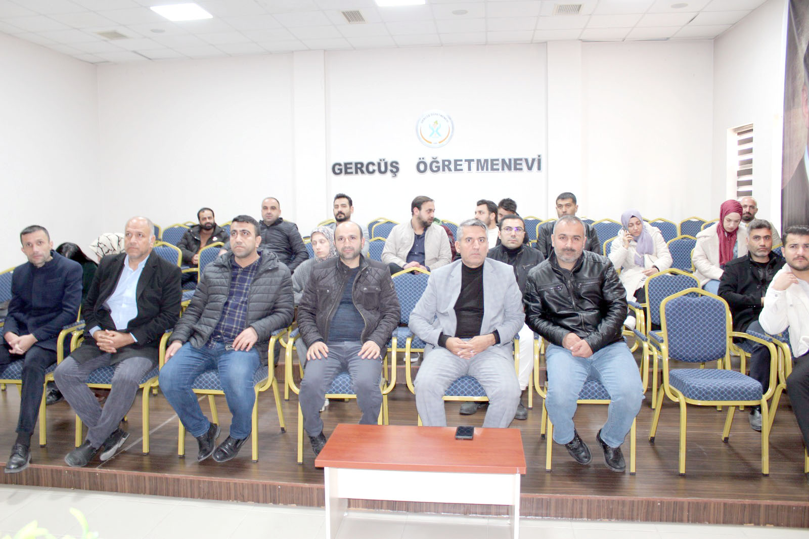 Öğretmenlere cinsel ihmal ve istismar konulu bilgilendirme toplantısı